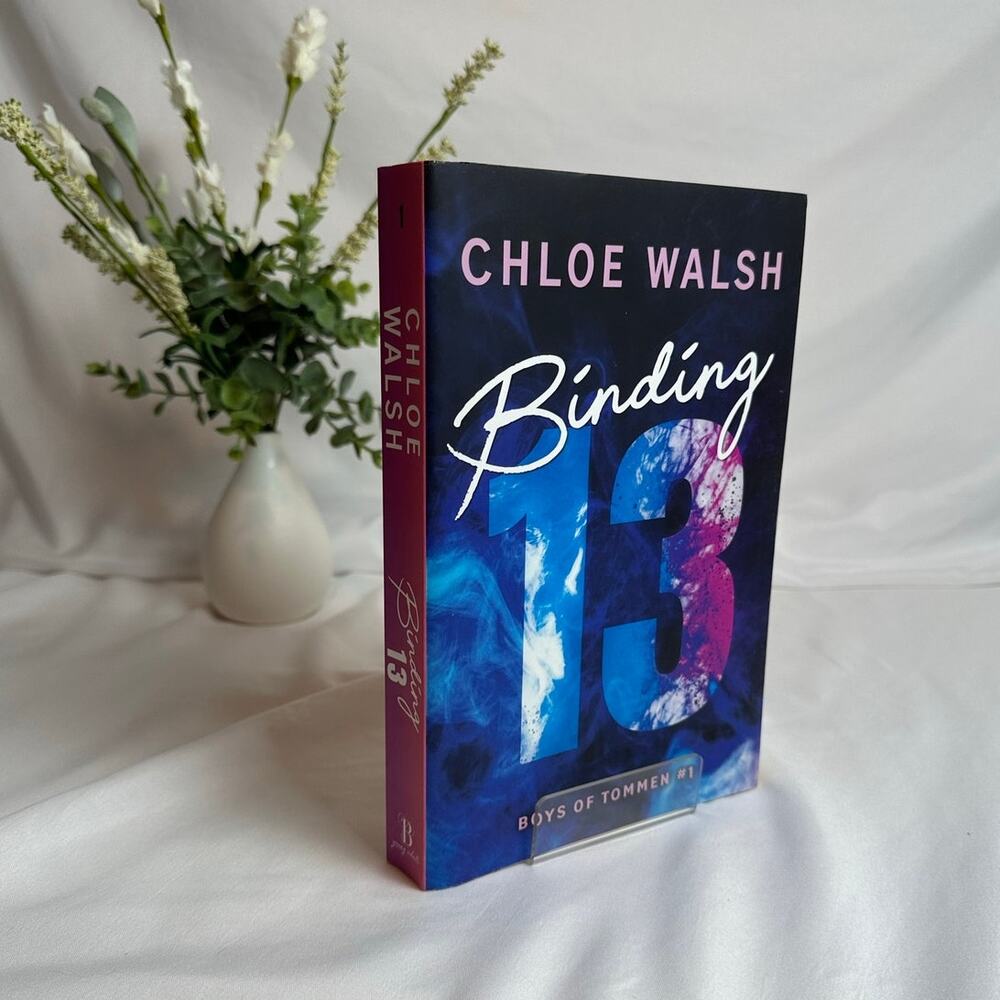 Binding 13 Chloe Walsh OOP Ombre Spine 1st Printing Paperback Boys of Tommen